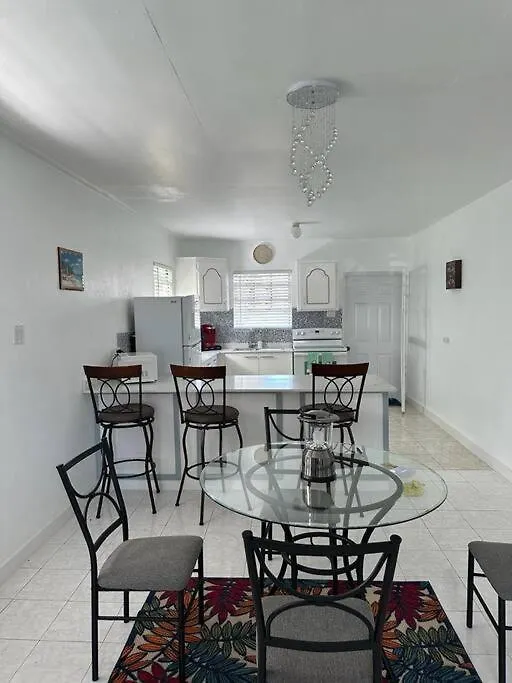 Ottie-Newly Renovated, 5 Min From Beach Saint James Holiday home